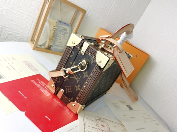 ルイヴィトンバッグ内部構造